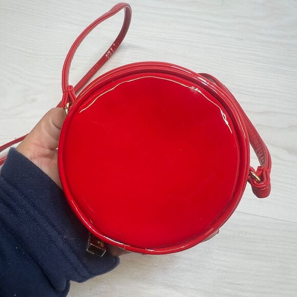 MARC JACOBS Mini 4" Red Patent Leather Crossbody Round Purse - Picture 3 of 10